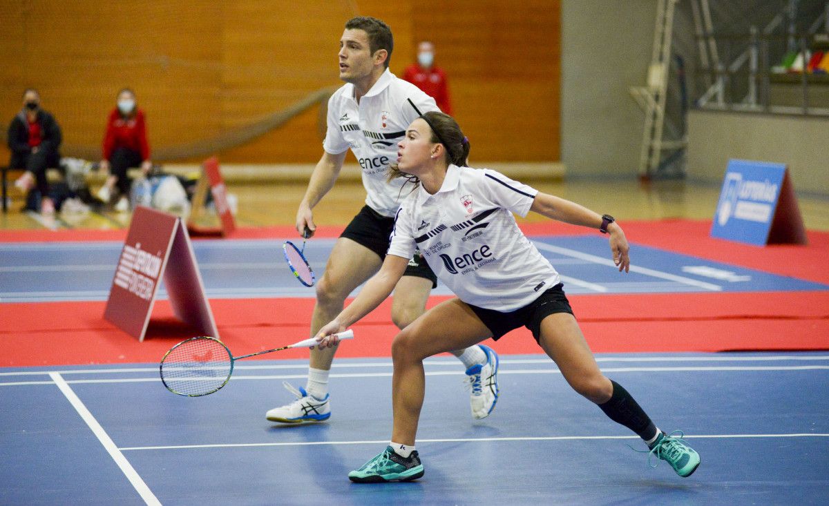 Partido entre el Club Bádminton Ravachol y el Bádminton Rinconada Sevilla