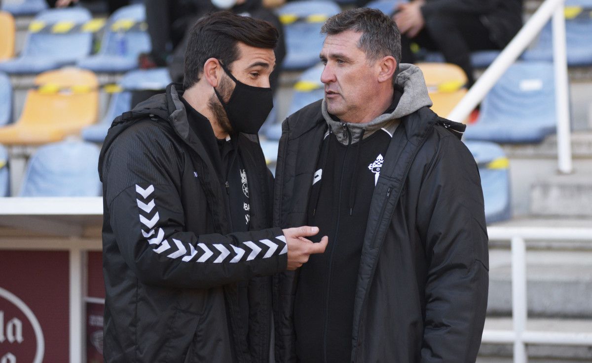Jesús Ramos e Emilio Larraz no partido entre Pontevedra e Racing de Ferrol