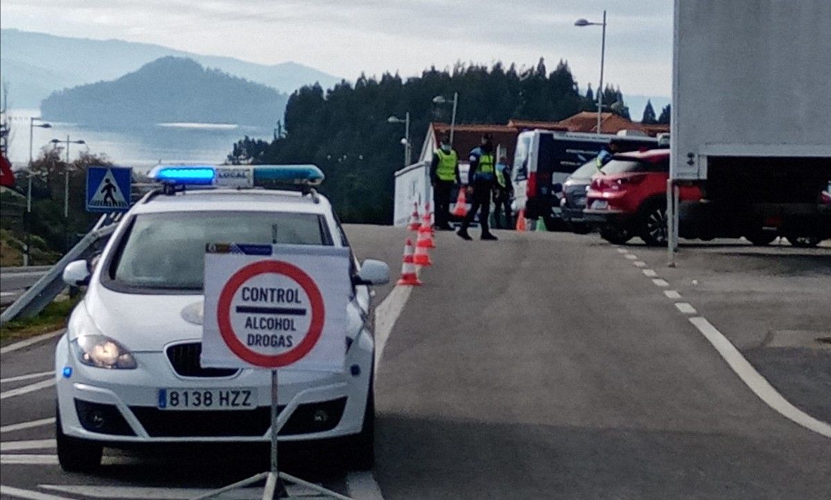 Control de la Policía Local de Poio por el cierre perimetral del municipio