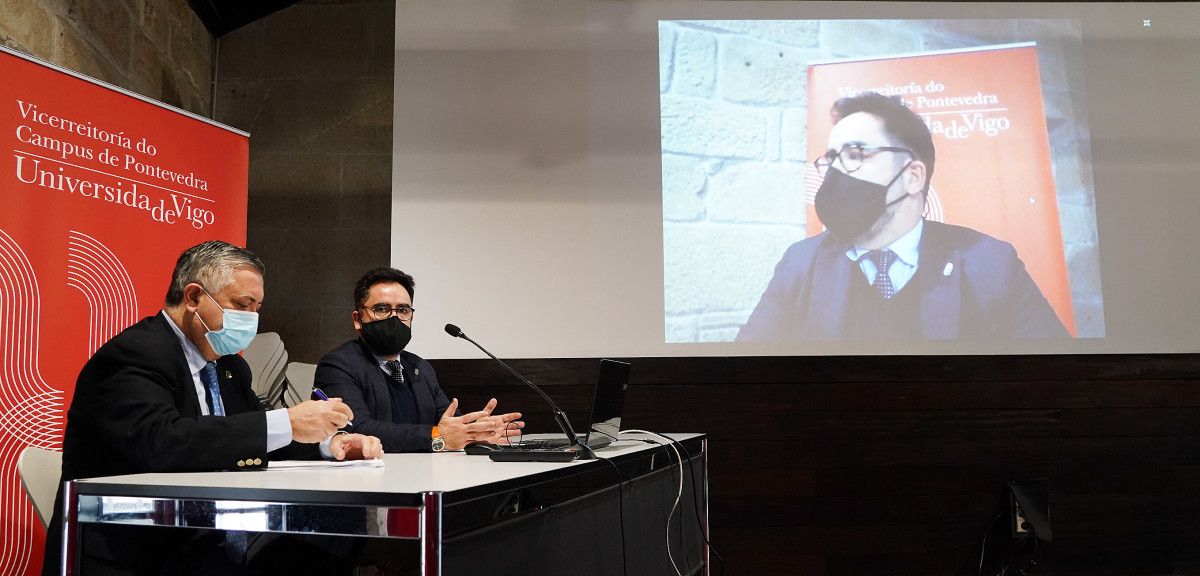 O vicerreitor do campus de Pontevedra, Jorge Soto, e o presidente do Consello Social da Uvigo, Ernesto Pedrosa, presentan as liñas mestras dos eventos que organizará o campus nos próximos anos