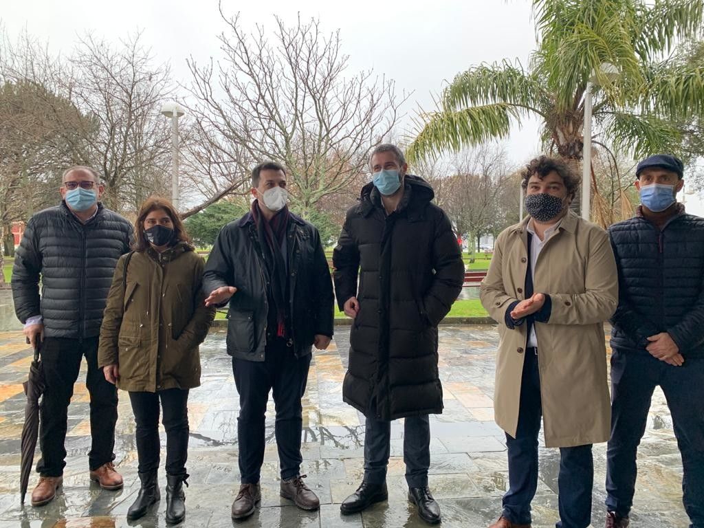 O secretario xeral do PSdeG, Gonzalo Caballero, visita ao alcalde de Vilagarcía, Alberto Varela