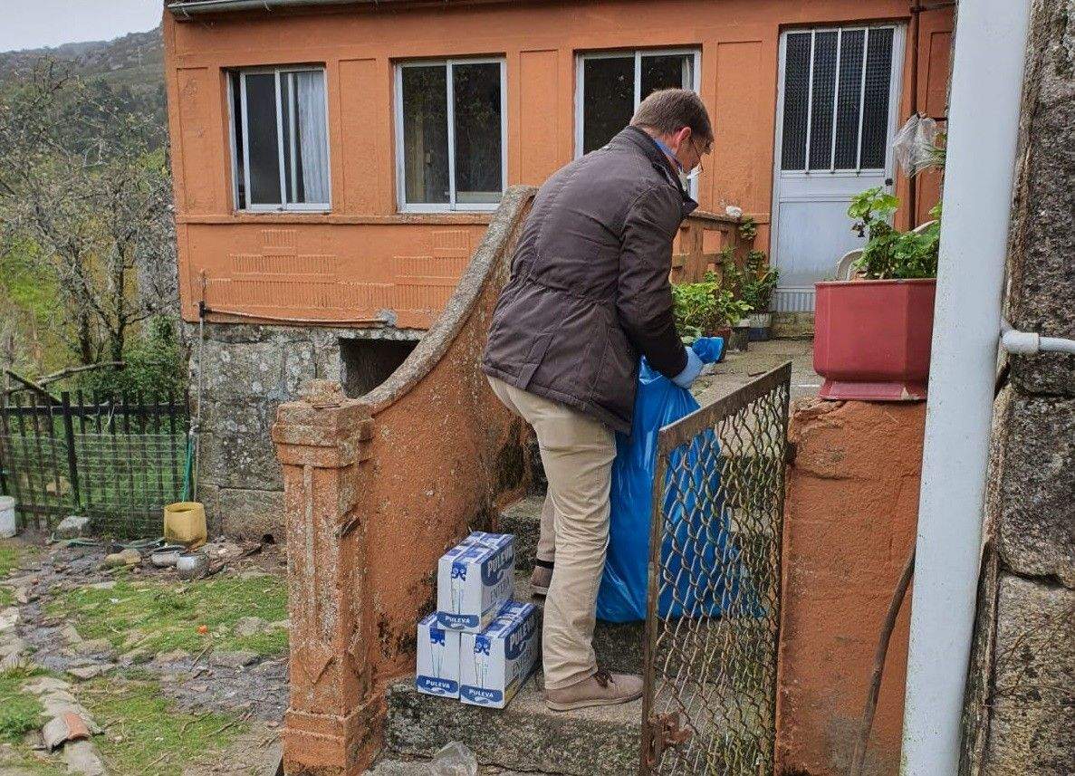 A Lama mantén o dispositivo de axuda a domicilio para persoas confinadas ou dependentes