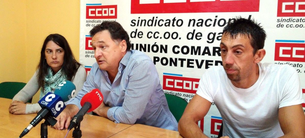 Representantes del comité de empresa de Moldes con José Luis García Pedrosa, secretario comarcal de CC.OO.