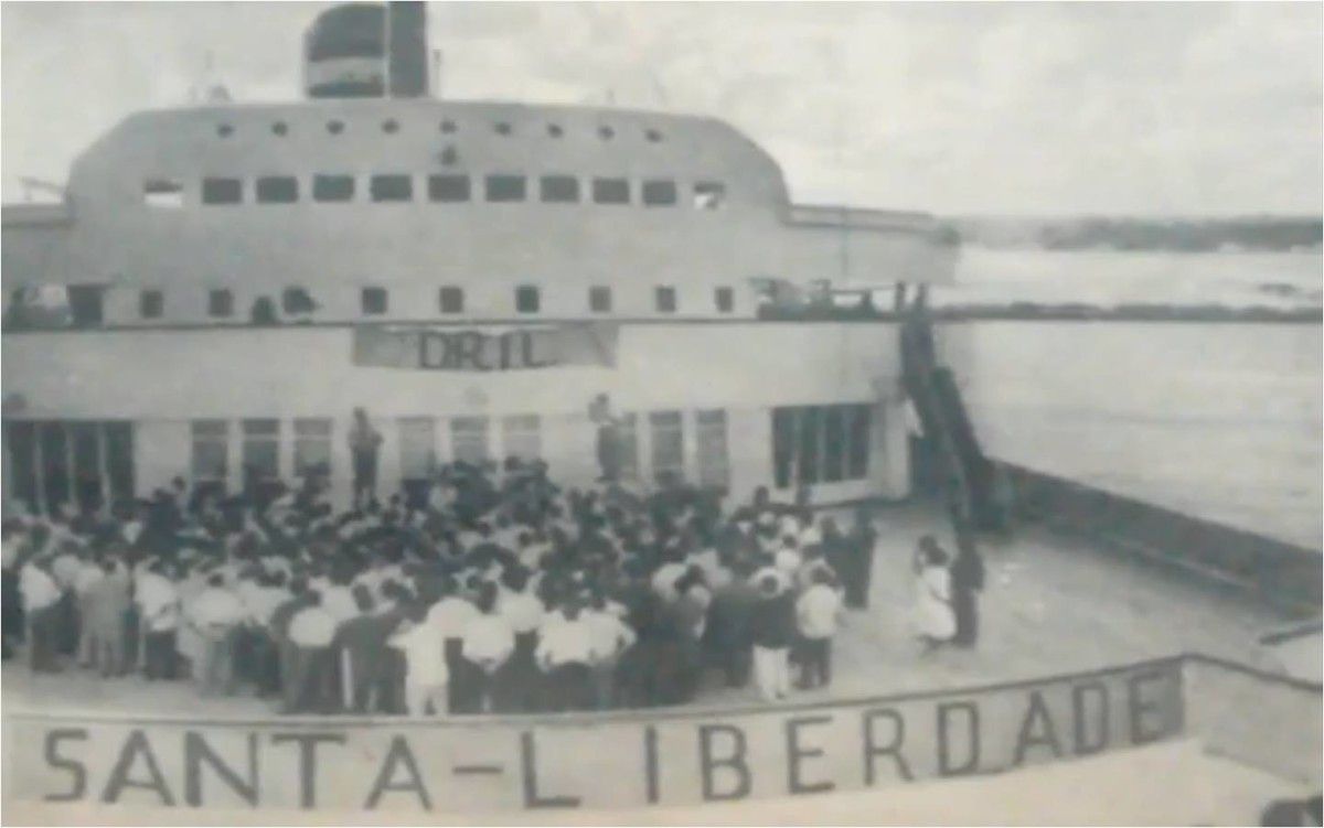 Fotograma del documental "Xosé Velo Mosquera no 60 aniversario da toma do Santa María"