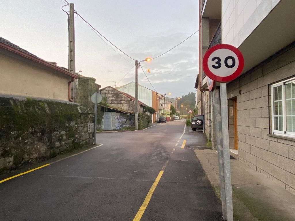 Sinal de 30 km/h en Caldas de Reis