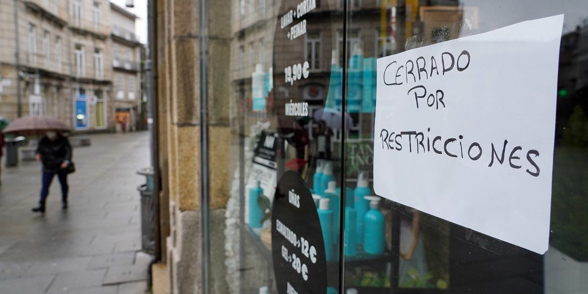 O comercio local de Pontevedra acata o peche adiantado cunha mestura de enfado e resignación