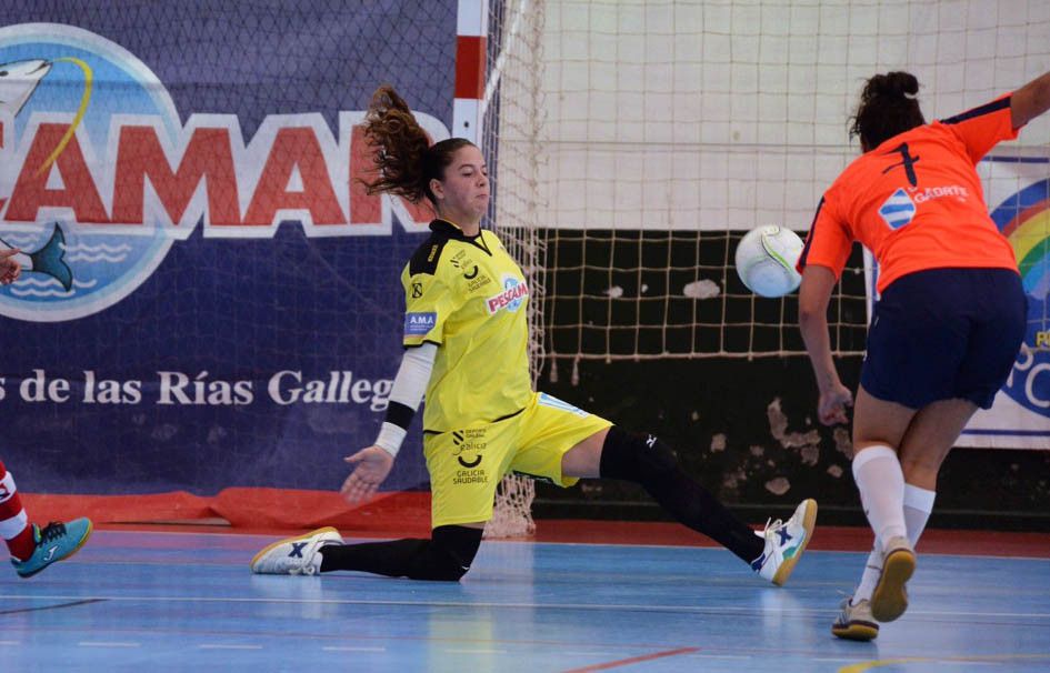Silvia Aguete en un partido entre Poio FS y Viaxes Amarelle