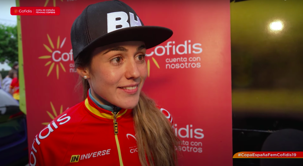 Enara López durante unha entrevista á RFEC