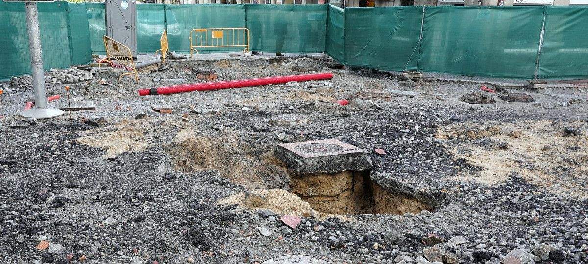 Zona onde apareceu a poza nas obras de pavimentación de Daniel de la Sota