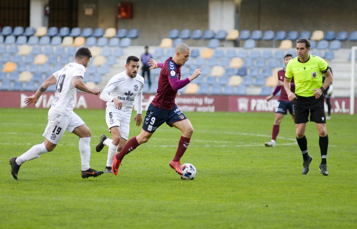 Partido de liga de Segunda B entre Pontevedra CF e Zamora disputado en Pasarón