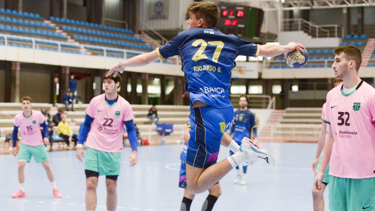 Ricardo González, en el partido entre el Teucro y el Barça B en el Pabellón Municipal