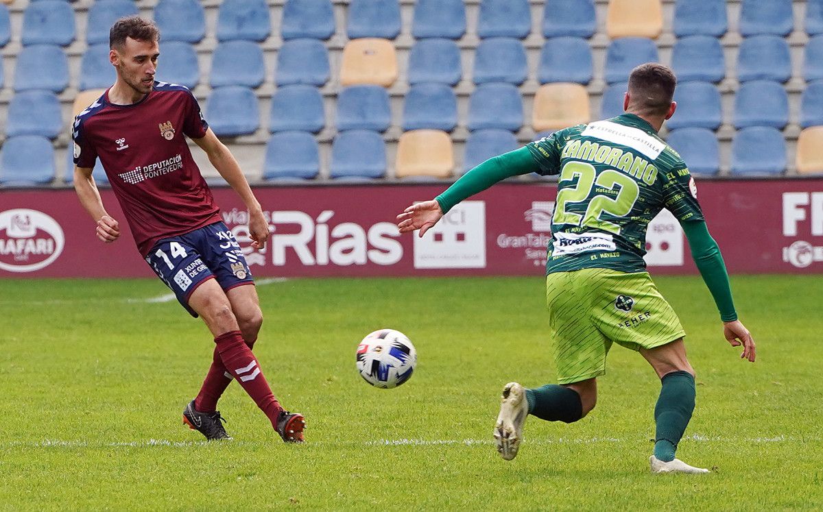 Imanol García no partido entre Pontevedra e Guijuelo en Pasarón