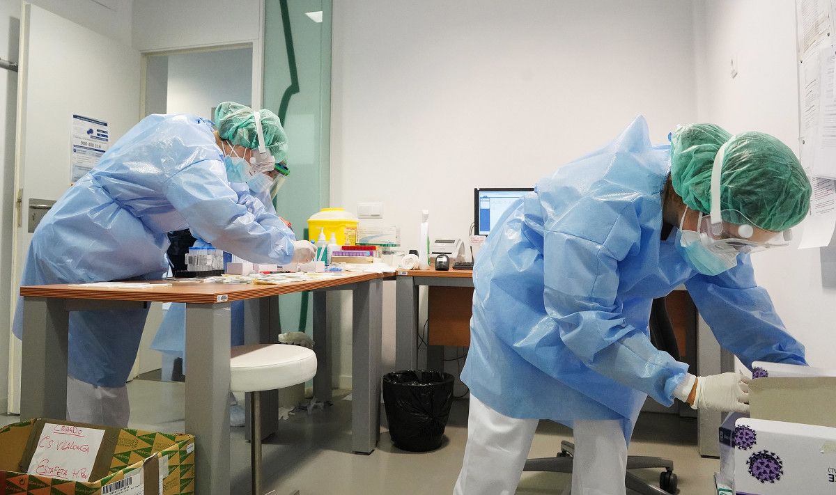 Probas de detección de covid no Hospital Provincial de Pontevedra