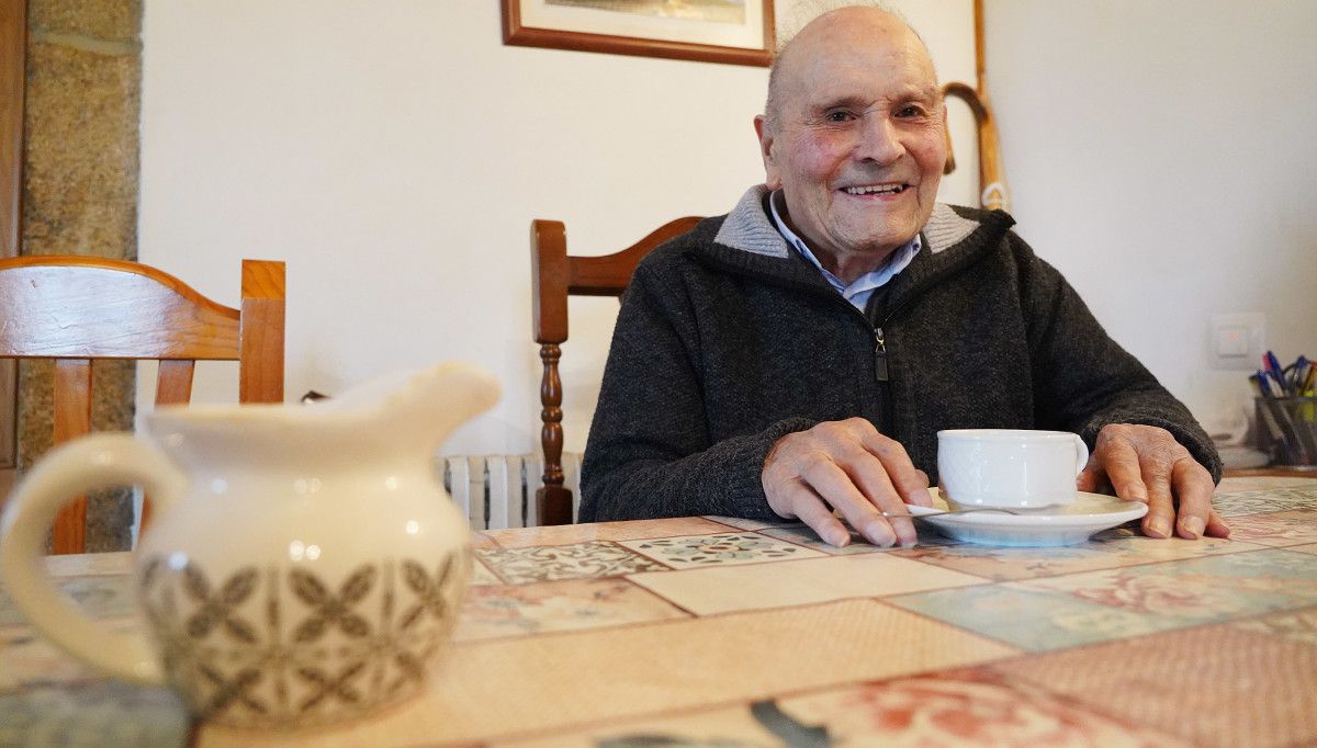 Dositeo Valiñas, el cura centenario de Ribadumia
