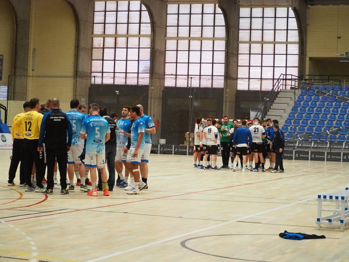 Partido entre o Alacante e a Sociedade Deportiva Teucro