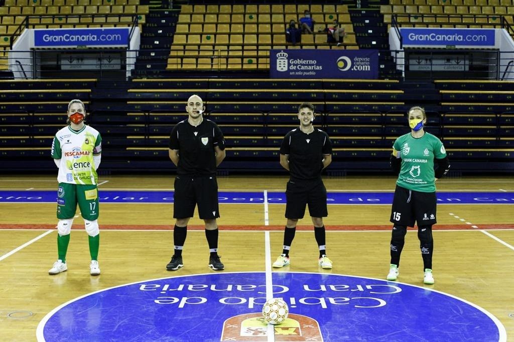 Partido entre o Teldeportivo e o Poio Pescamar en Gran Canaria
