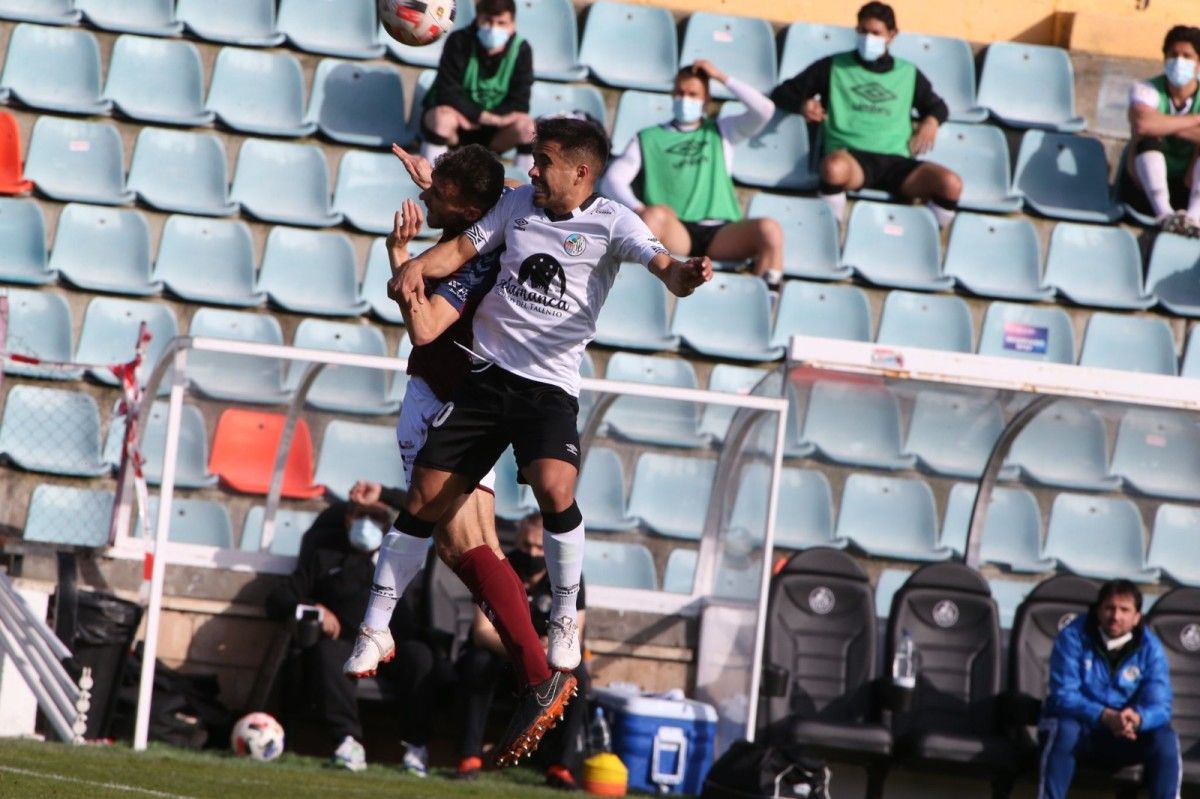 Partido entre Salamanca CF UDS y el Pontevedra en el Helmántico