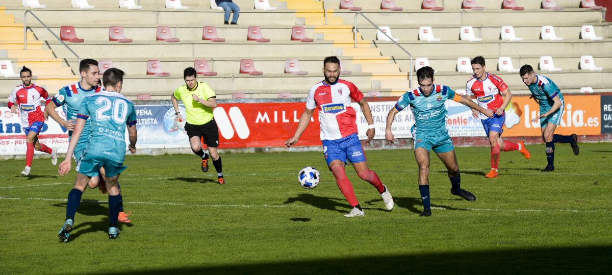 Partido entre o Arosa e o Pontellas na Lomba