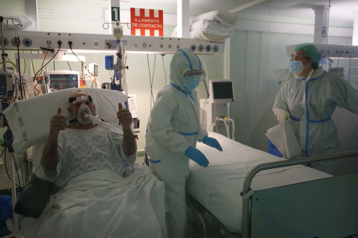 Unidade de Coidados Críticos con casos covid no Hospital Montecelo