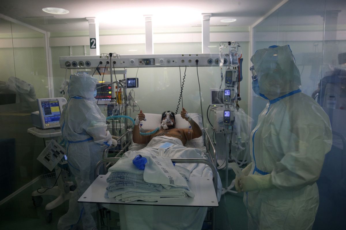 Coidados Intensivos de Montecelo con casos covid na área de reanimación