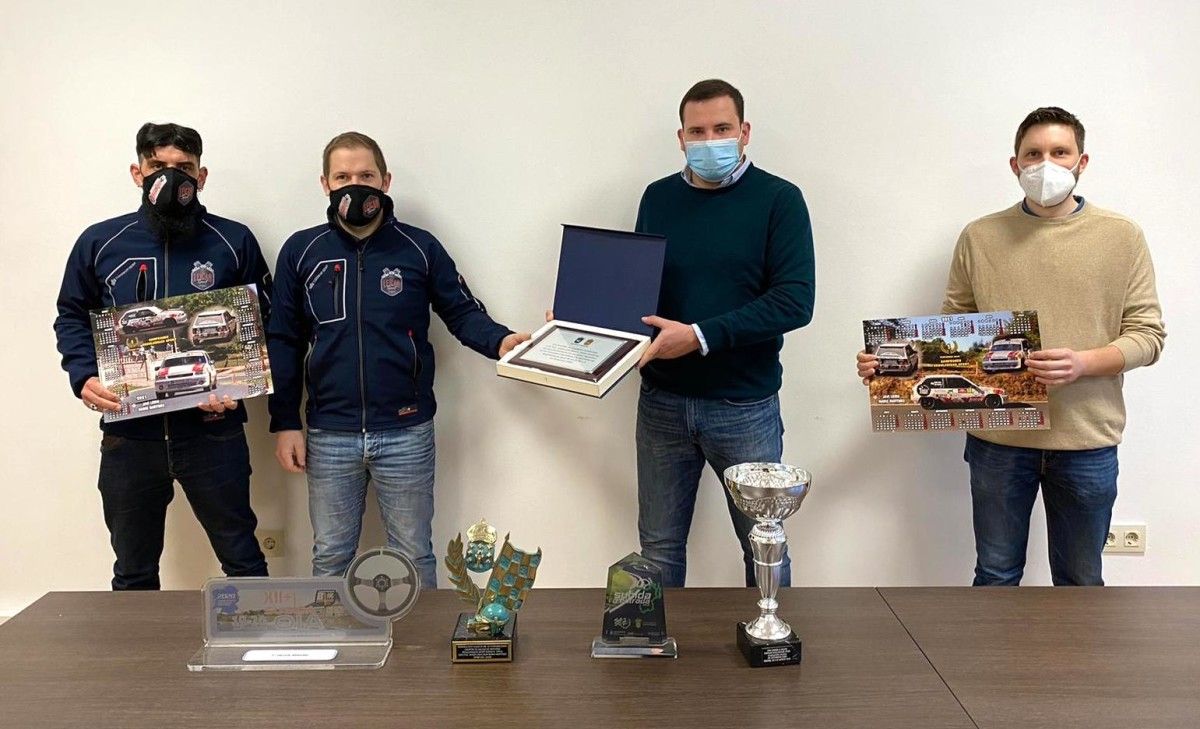 Jorge Cubela recibe no Concello de Cerdedo-Cotobade a Javier Leiro e Mario Martínez
