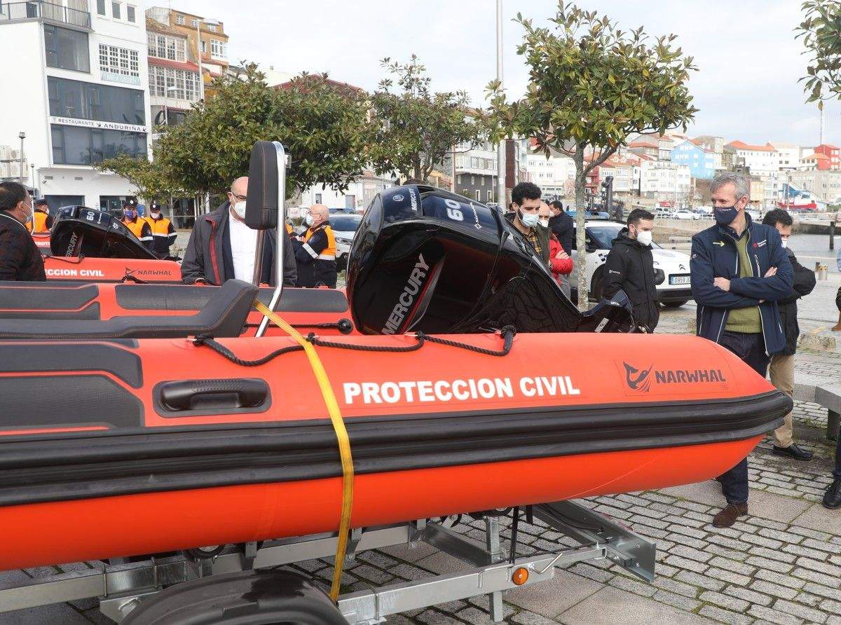 Entrega da embarcación á Agrupación de Voluntarios de Protección Civil de Vilagarcía 
