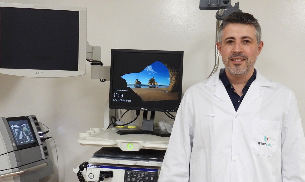 David Martínez-Ares, jefe del Servicio de Aparato Digestivo en el Hospital Quirónsalud