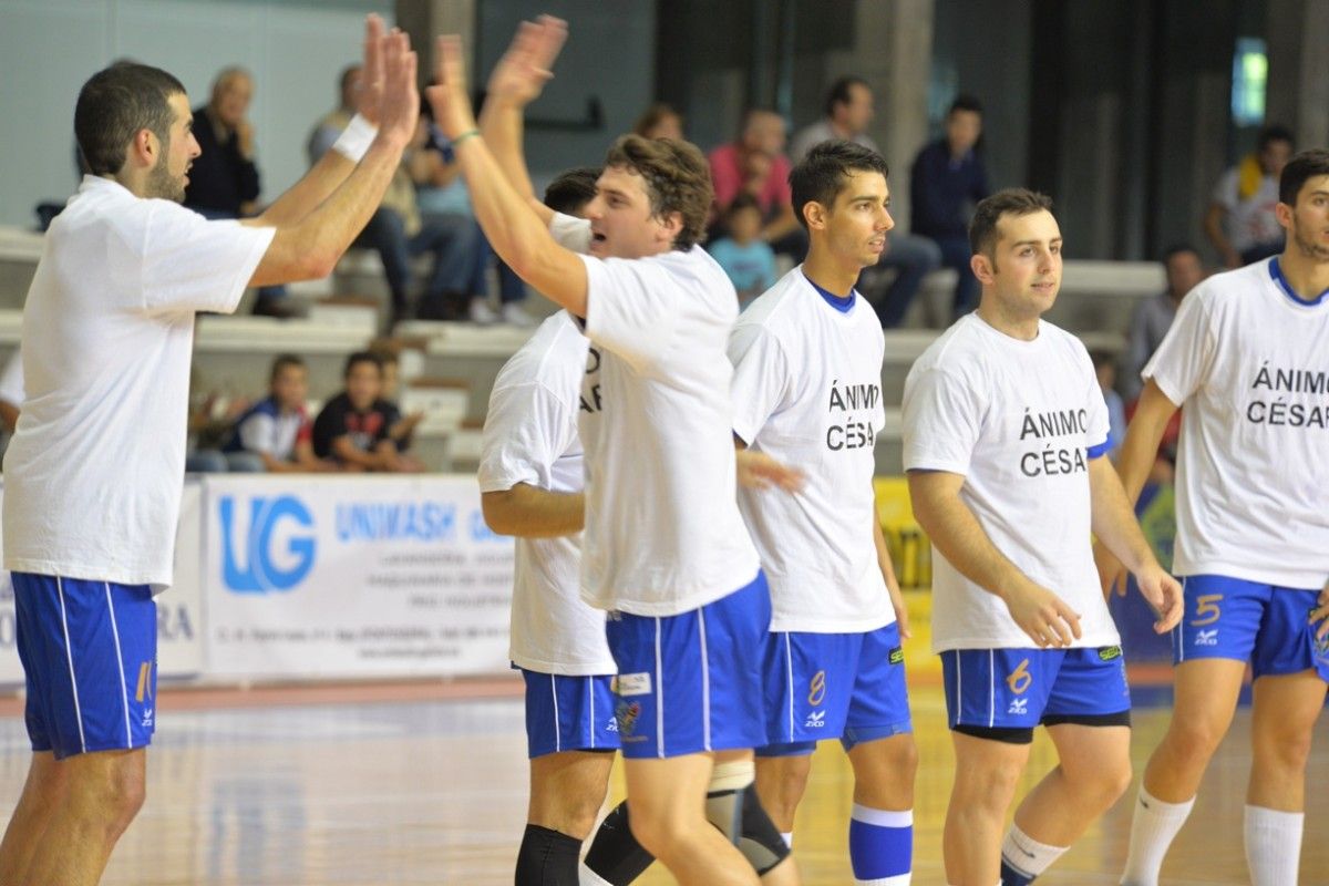 Xogadores do Teucro antes de empezar o partido ante o Algemesí