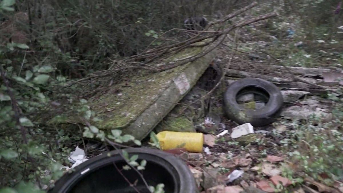 Verteduras tóxicas nunha parcela forestal de Lourizán denunciadas polos comuneros