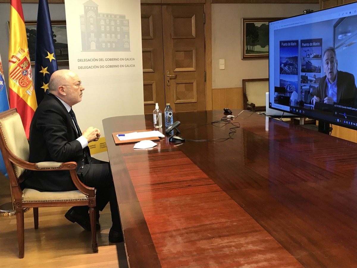 Reunión del delegado del Gobierno, Javier Losada, con el presidente de la Autoridad Portuaria de Marín, José Benito Suárez Costa
