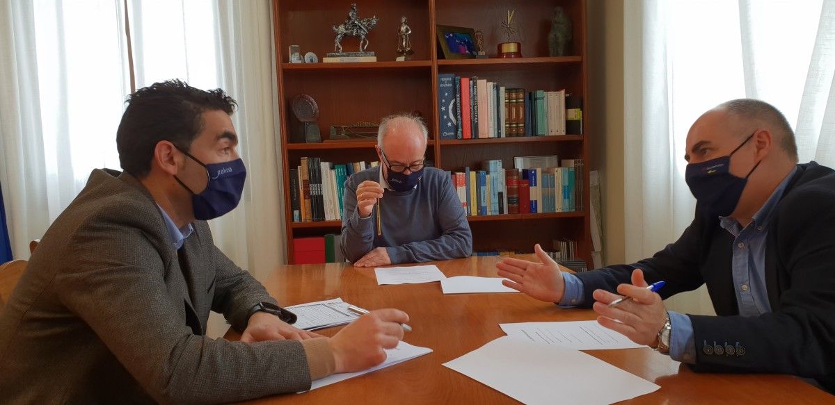 El delegado de la Xunta en Pontevedra, Luís López, visita Vilanova de Arousa
