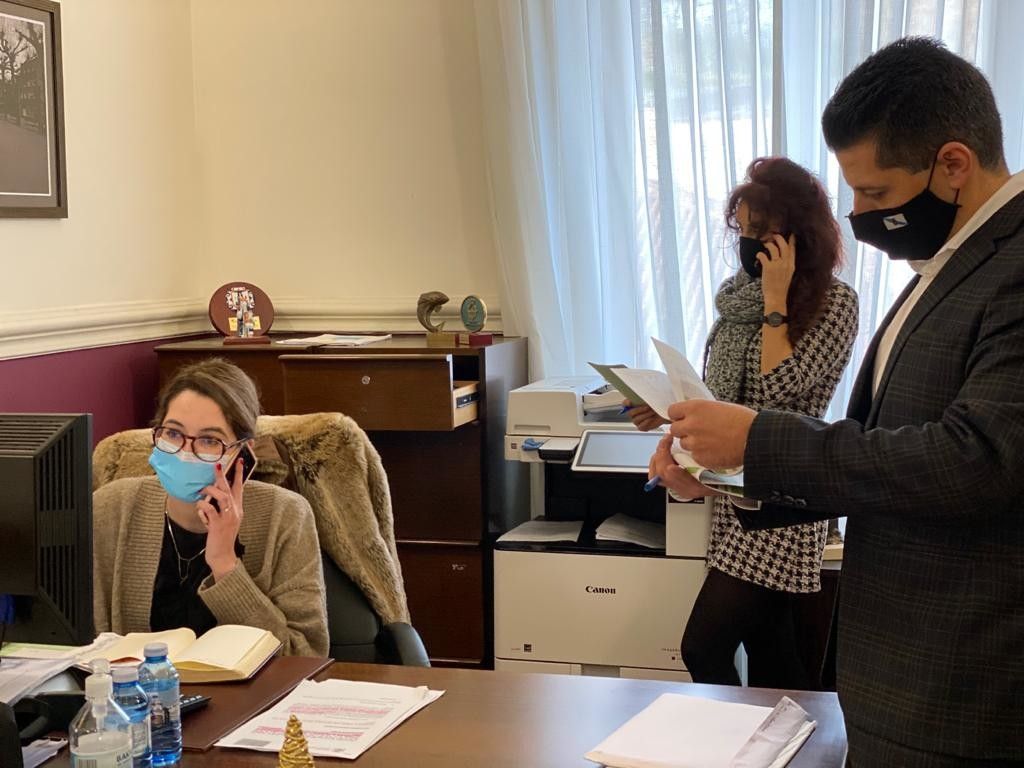 El Concello de Ponte Caldelas tiene en marcha un programa de acompañamiento telefónico para mayores que viven solos