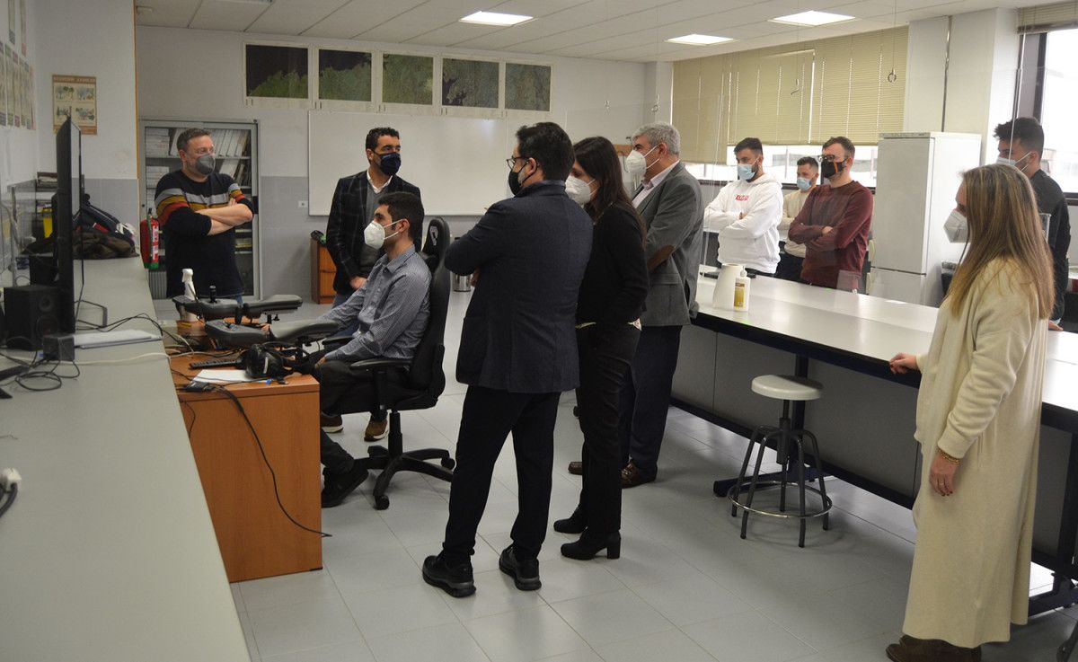 Simulador de realidad virtual para formar a los estudiantes de ingeniería forestal de Pontevedra