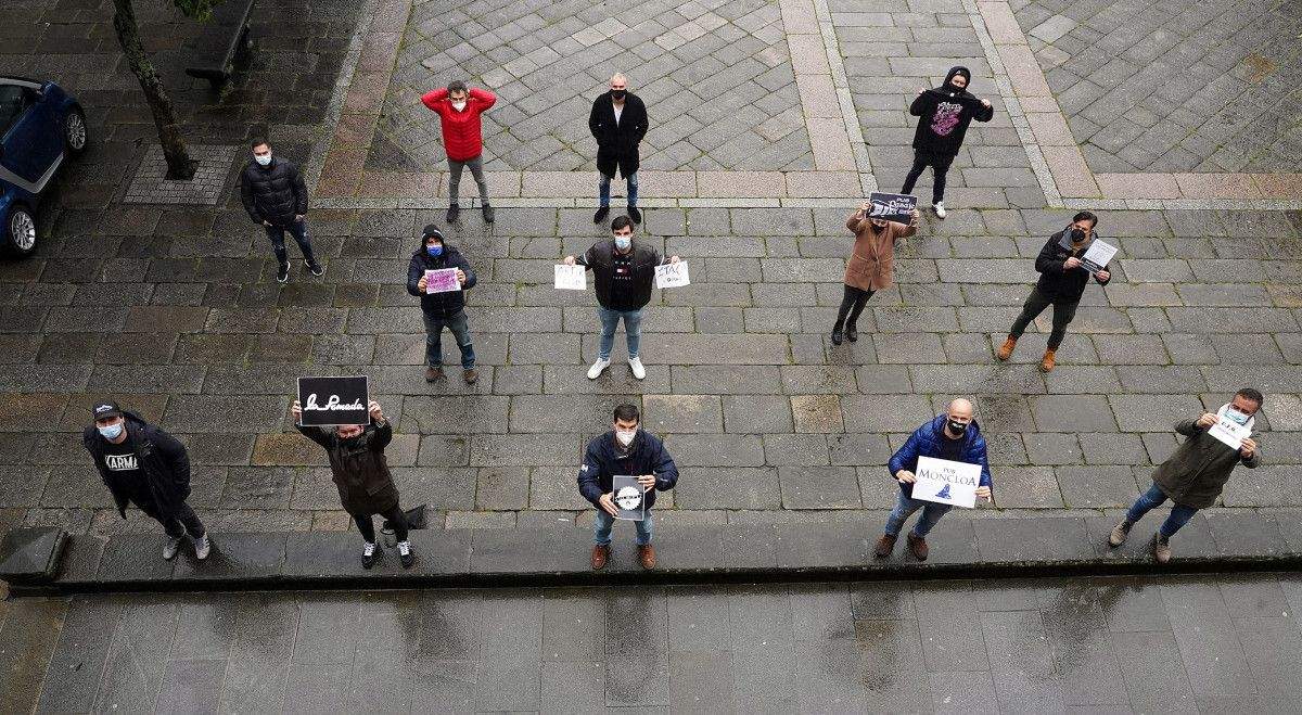 Empresarios do lecer nocturno de Pontevedra reunidos por PontevedraViva para pedir axuda despois dun ano de peche
