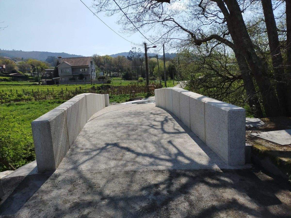 Ponte sobre o río Loira