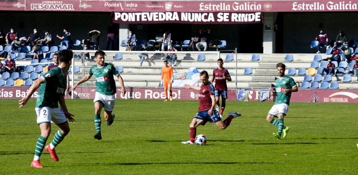 Partido entre Pontevedra e Coruxo en Pasarón