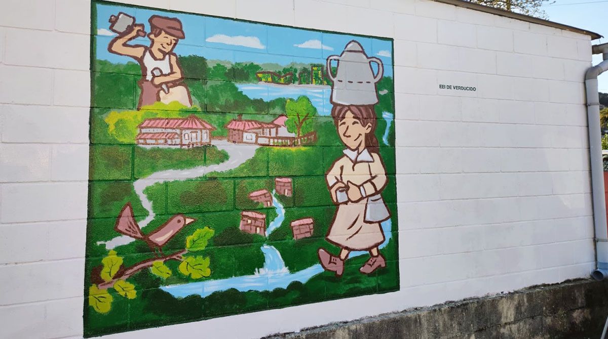 Mural na escola de Verducido Mural na escola de Verducido