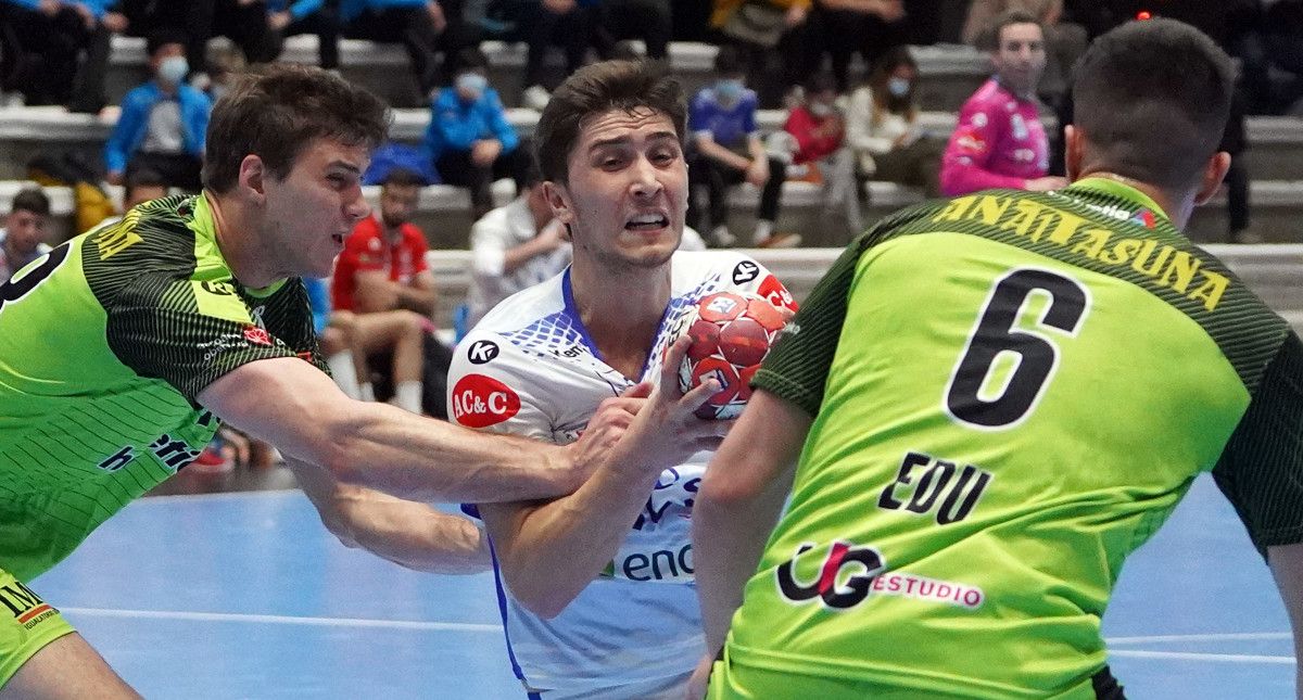Álvaro Preciado, no partido de Liga Asobal entre Cisne e Anaitasuna no Municipal