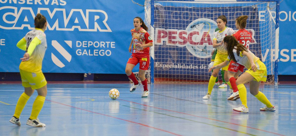Partido entre el Poio Pescamar y Futsi Navalcarnero en A Seca