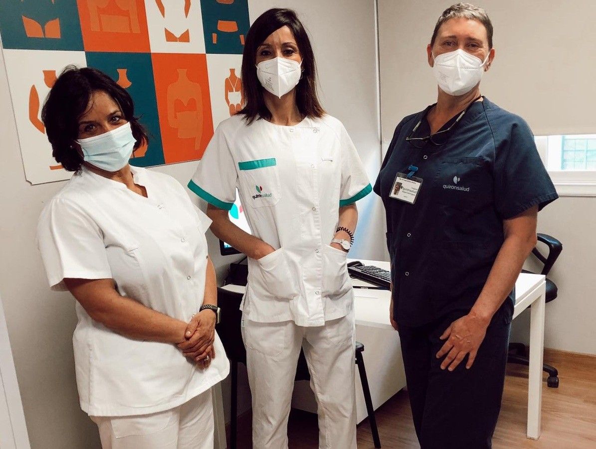 Equipo de Medicina y Cirugía Estética (de izqda. a dcha.: Virginia Archanco, médico especialista en Medicina Estética; María Carballo, asesora de privados; María Jesús Álvarez, médico cirujana plástica)