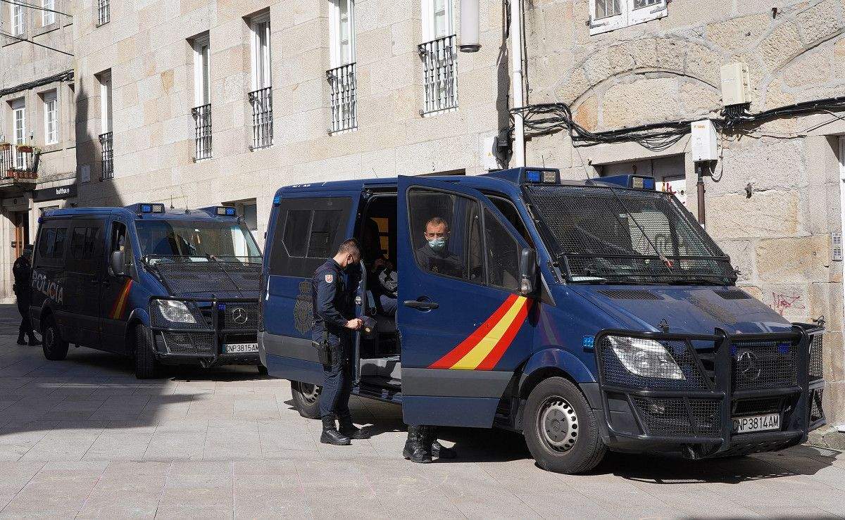 Vehículos de la Policía Nacional