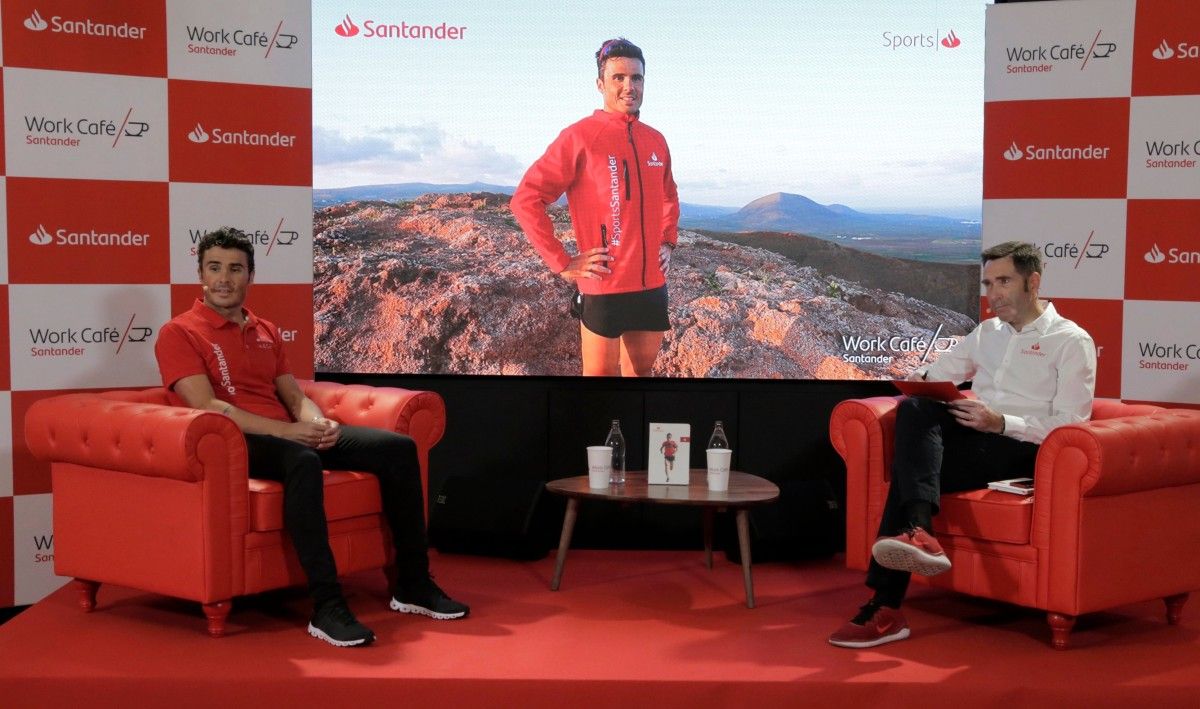Gómez Noya nun acto promocional do Banco Santander en Vigo