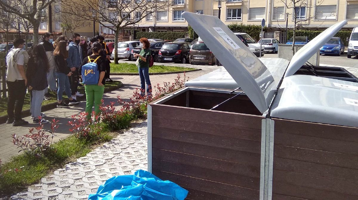 Visita do alumnado de Poio a un centro de compostaxe