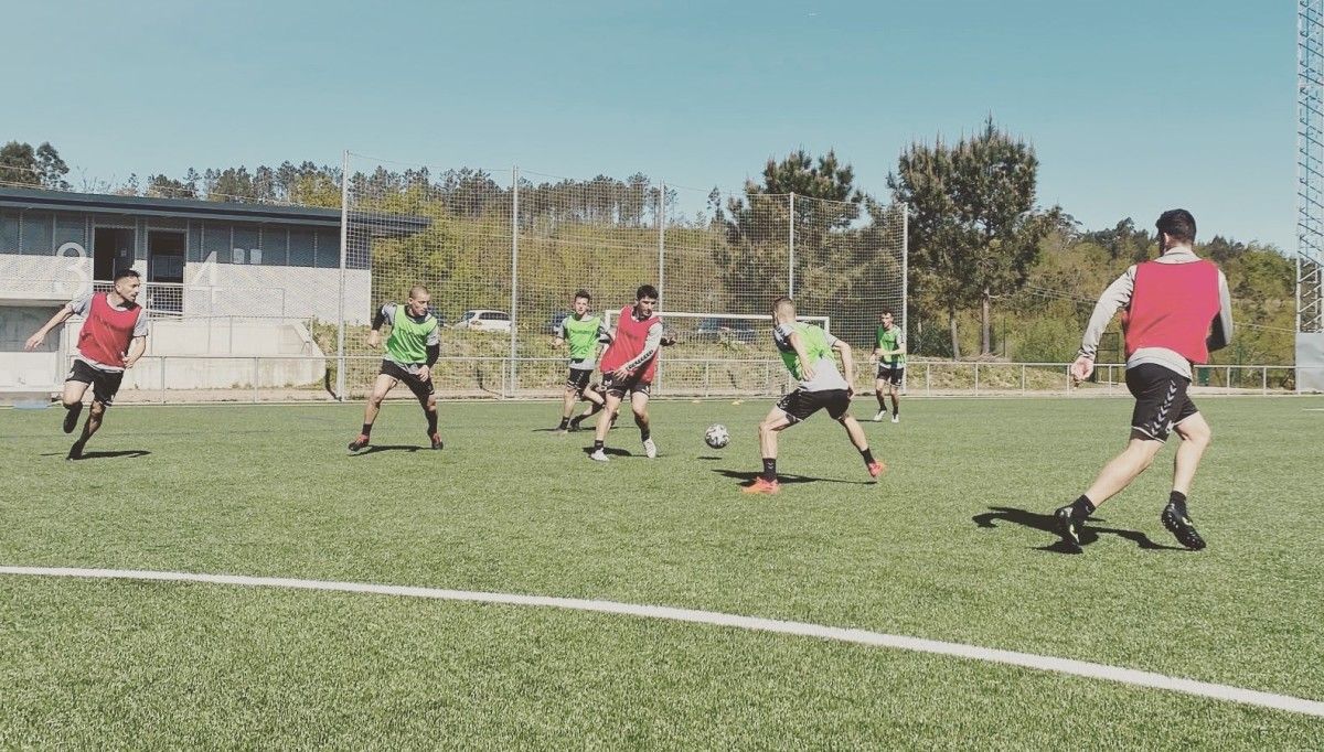 Adestramento do Pontevedra en Xeve