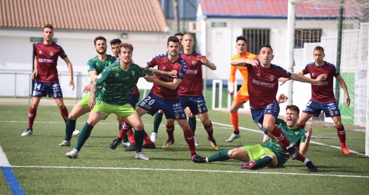 Partido entre Guijuelo e Pontevedra no Municipal Luis Ramos
