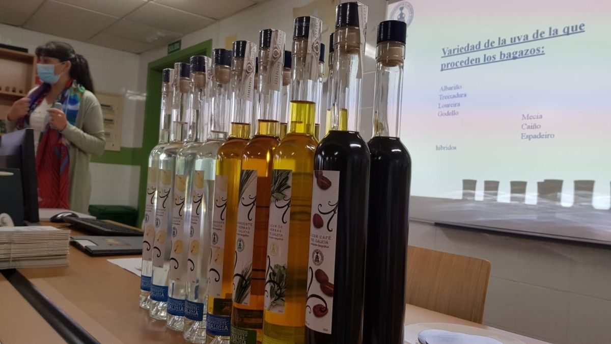 Seminario formativo sobre licores tradicionais de Galicia no  CIFP Carlos Oroza