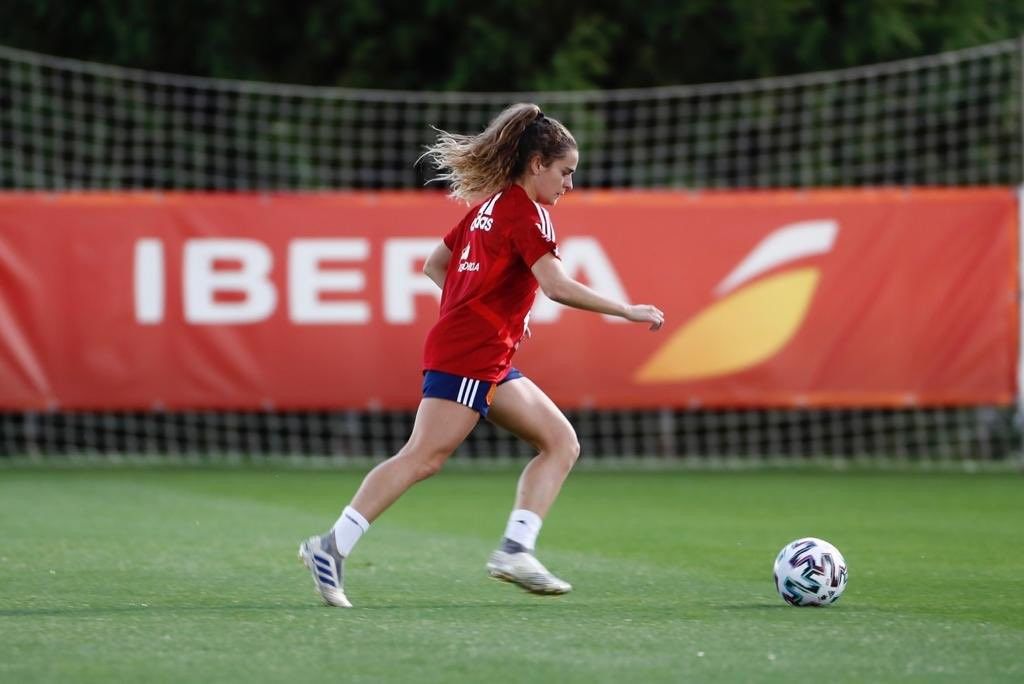 Teresa Abelleira, en un entrenamiento con la Selección Española Absoluta