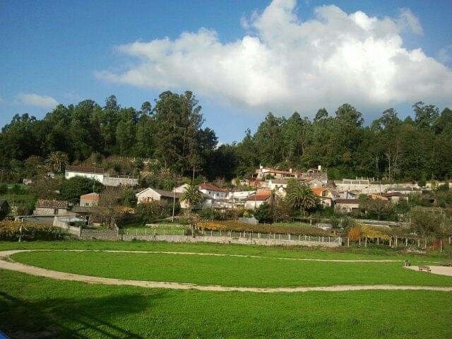 Aldea de Maquieira, en Barro, próxima ao parque natural da Barosa