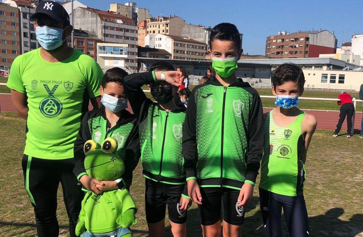 Deportistas do Pinarium nos campionatos galegos de atletismo no CGTD