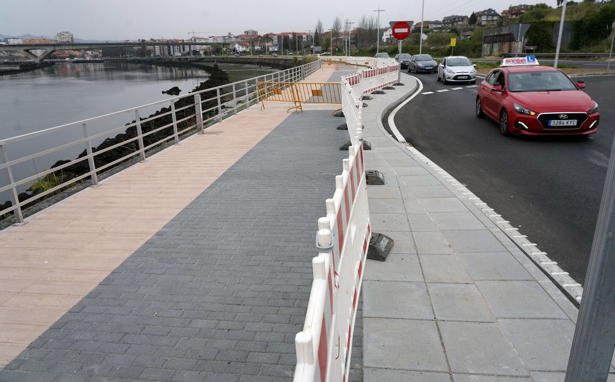 Obras do paseo peonil a Marín